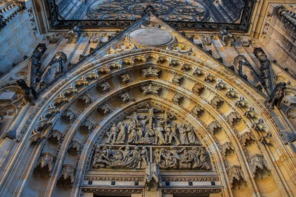 Arch Entrance Vitus Cathedral Close — 스톡 사진