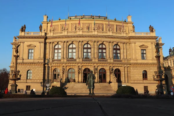 布拉格Rudolfinum音乐厅的立面 — 图库照片