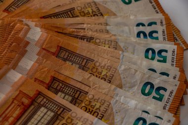 50 avroluk banknotlar.