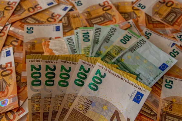 200 Євро Банкнот Іншими Купюрами — стокове фото