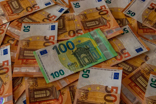 100 200 Євро Банкноти — стокове фото