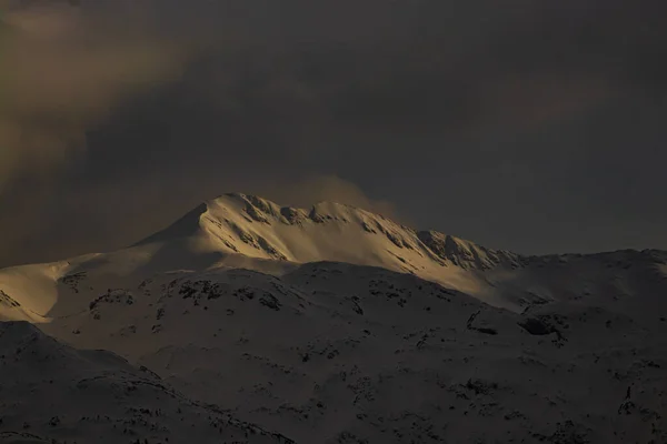 Ηλιόλουστη Χιονισμένα Βουνά Bohinj Ομιχλώδης Φύση — Φωτογραφία Αρχείου