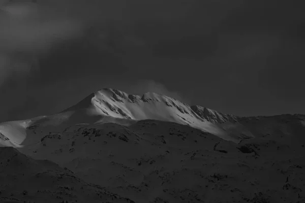 Ορεινή Κορυφογραμμή Πρωί — Φωτογραφία Αρχείου