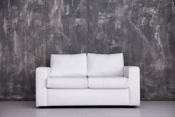 Elegan interior kamar dengan sofa yang nyaman — Stok Foto