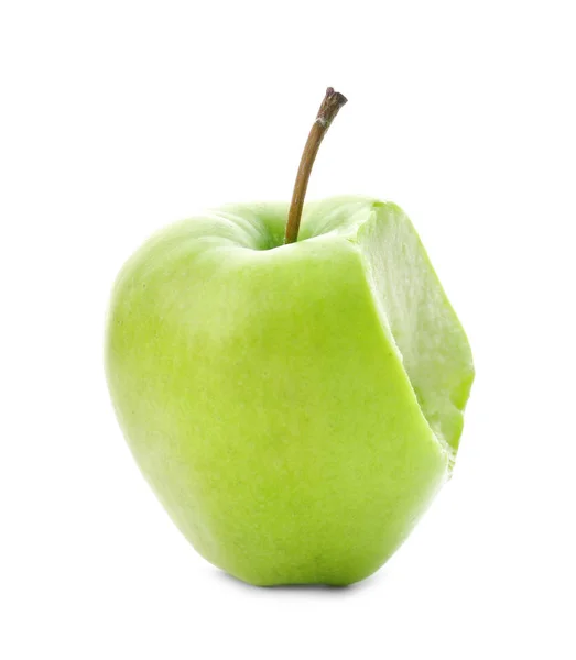 Свежий зеленый яблоко с укусом изолированы на белом — стоковое фото