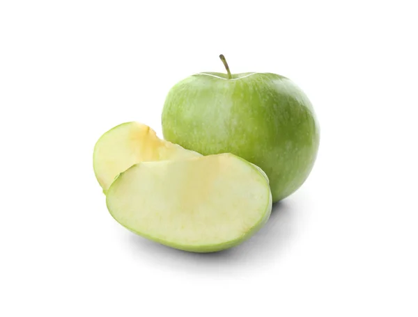 Slices of fresh green apple and whole fruit isolated on white — Stock Photo, Image