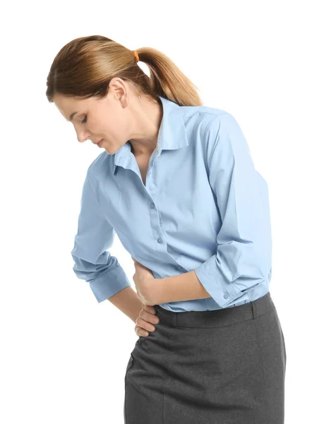 Junge Frau leidet unter Bauchschmerzen auf weißem Hintergrund — Stockfoto