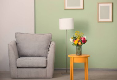 Kapalı güzel Düğünçiçeği çiçekli vazo