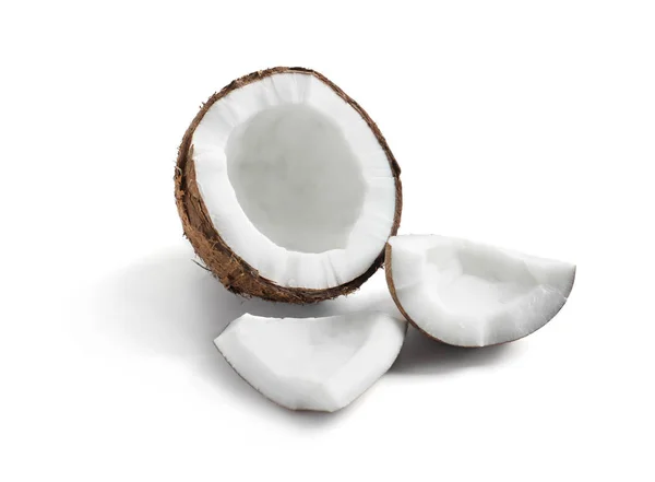 Reife Kokosnuss auf weißem Hintergrund — Stockfoto