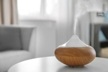 Aroma Yağı difüzör masada kapalı