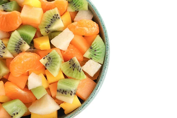 Cuenco con frutas frescas cortadas sobre fondo blanco — Foto de Stock