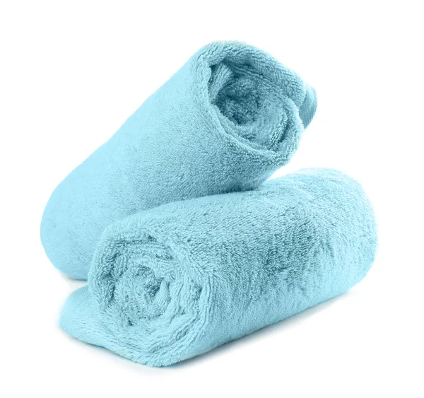 Limpiar toallas suaves sobre fondo blanco — Foto de Stock