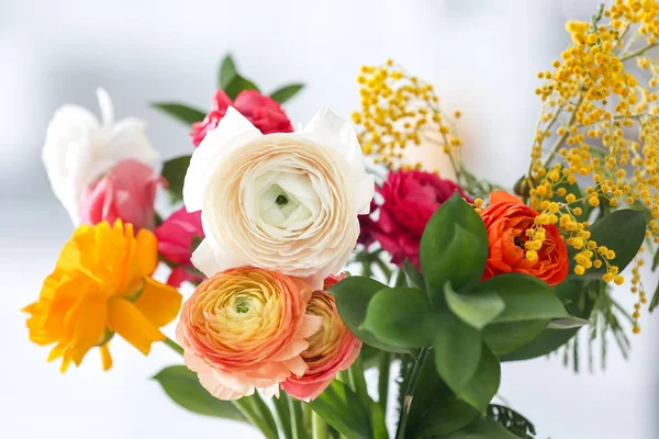 Красиві квіти рунункули, крупним планом — стокове фото