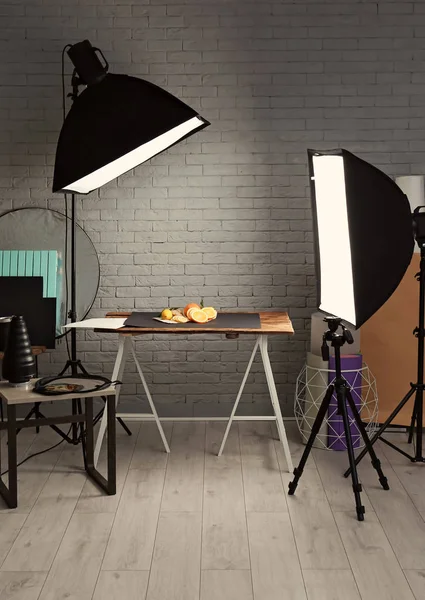 Estudio fotográfico con equipo de iluminación profesional para fotografiar comida — Foto de Stock