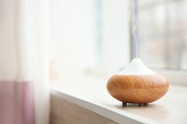 Aroma Yağı difüzör pencere pervazına üzerinde