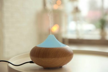 Aroma Yağı difüzör masada kapalı