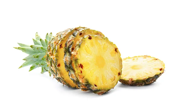 Skär färsk ananas på vit bakgrund — Stockfoto