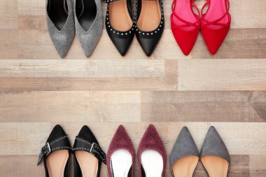 Katta, üst görünümden farklı kadın ayakkabı