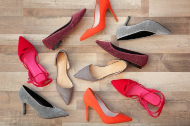 Katta, üst görünümden farklı kadın ayakkabı