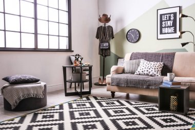 Şık salon iç rahat kanepe ve Osmanlı ile