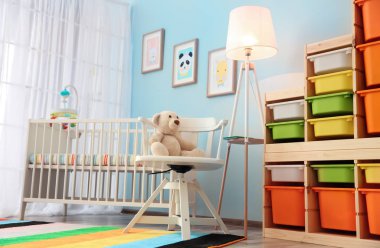 Hafif rahat bebek odası beşik ile modern iç