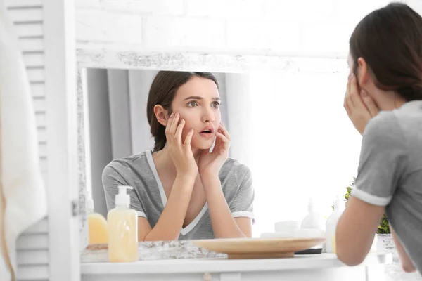 Teenage Girl Acne Problem Looking Mirror Indoors — Stock Photo, Image
