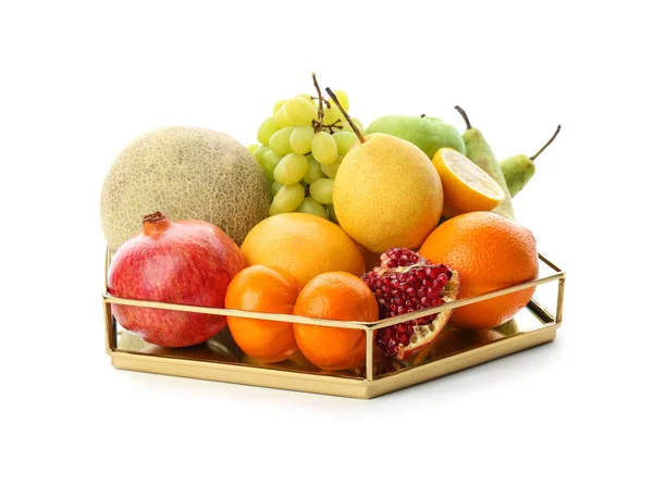 Metalltablett mit frischen tropischen Früchten auf weißem Hintergrund — Stockfoto