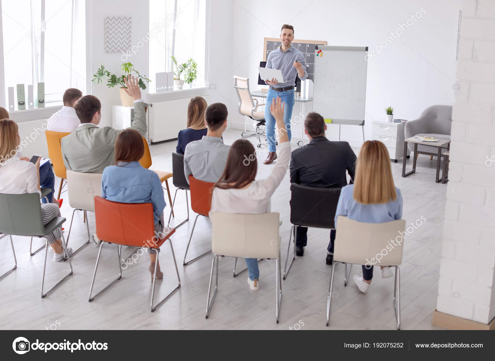 Нетворкинг встреча. Управление кадрами. Управление реальными людьми. Умный дом. Поведение личности.