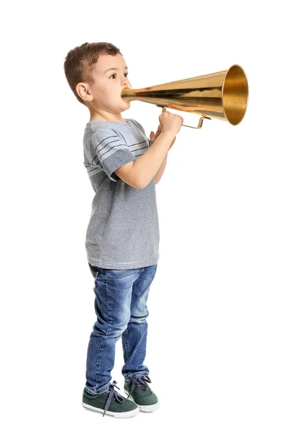 Adorable niño pequeño con megáfono vintage sobre fondo blanco —  Fotos de Stock