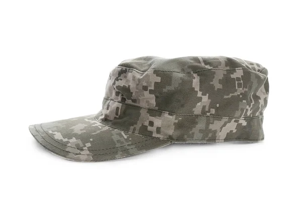 Военная шапка на белом фоне — стоковое фото