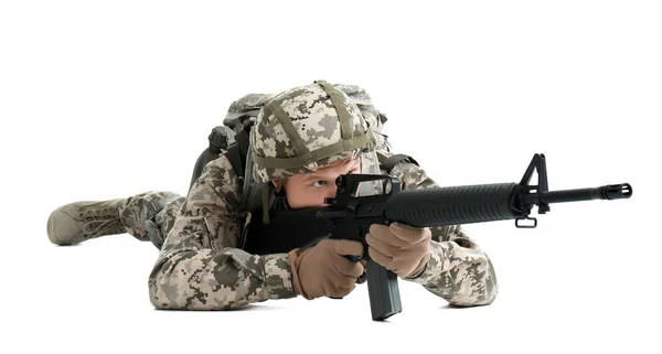 Soldado masculino con ametralladora sobre fondo blanco. Servicio militar — Foto de Stock