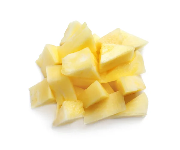 Schijfjes verse ananas op witte achtergrond — Stockfoto