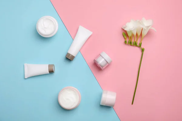 Flat lay composition with cosmetic products on color background — Stock Photo, Image