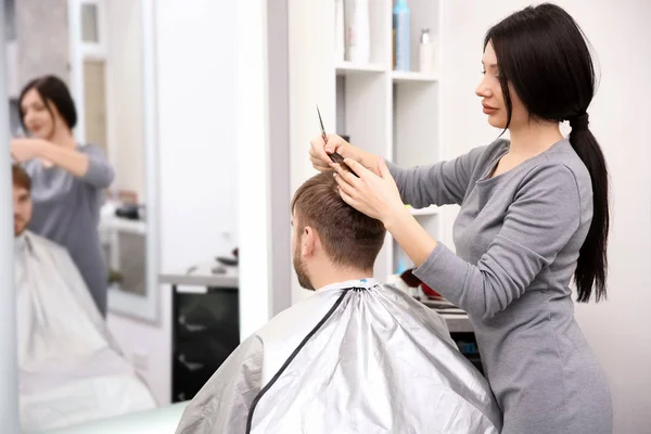 Professional Female Hairdresser Working Client Salon — Stock Photo, Image