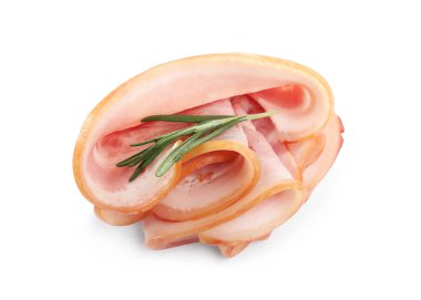 Beyaz arka planda çiğ pastırma dilimleri