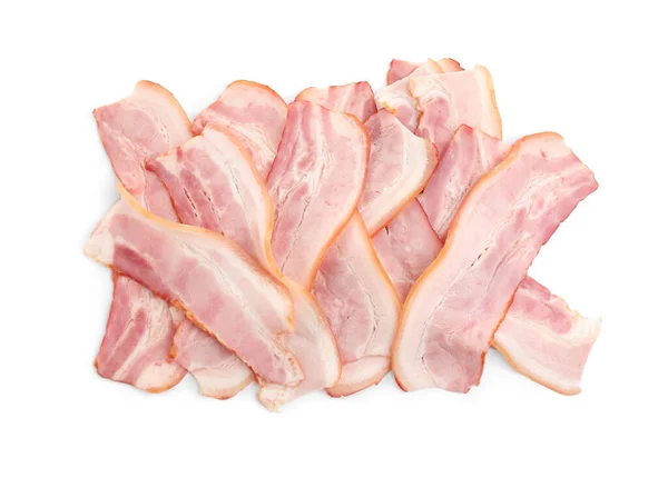 Skivor av rå bacon på vit bakgrund, ovanifrån — Stockfoto