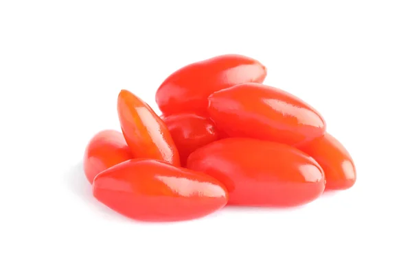 Bacche di goji mature fresche su sfondo bianco — Foto Stock