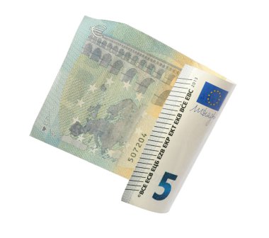 Uçan 5 Euro banknot beyaza izole edildi