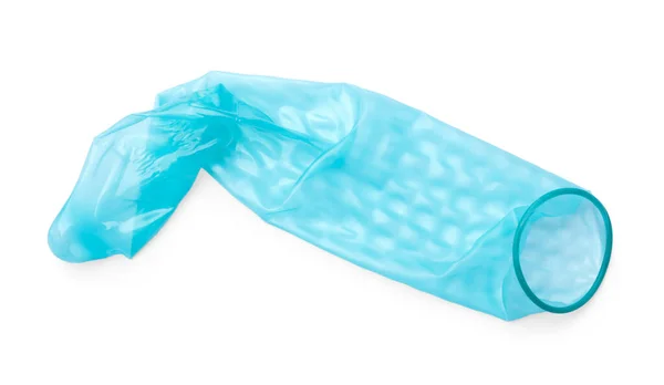 Preservativo azul usado no fundo branco. Conceito de sexo seguro — Fotografia de Stock