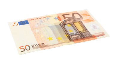 Beyaz arka planda yatan 50 Euro banknot