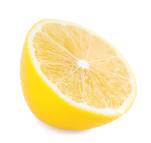Savoureux citron frais coupé sur fond blanc — Photo