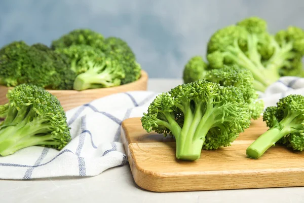 Fresh Green Broccoli Light Marble Table — Stock Photo, Image