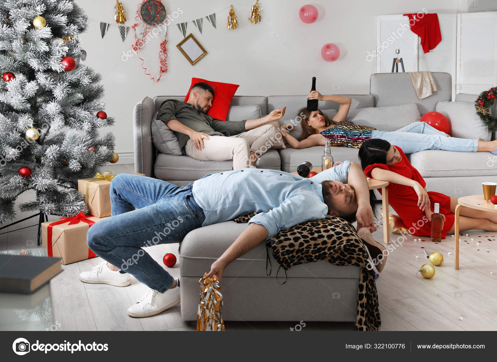 Девушка после праздников. Тяжело после нового года. После новогодних праздников. Фото после нового года. Посленовогодняя депрессия.