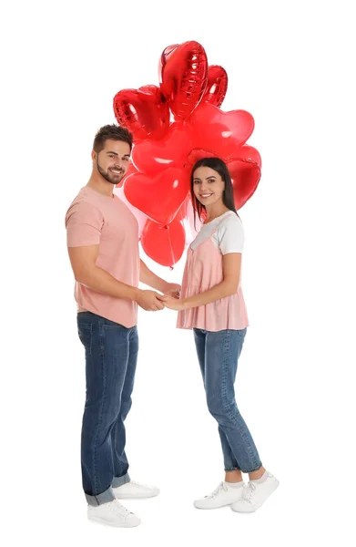 Jovem Casal Feliz Com Balões Forma Coração Isolado Branco Celebração — Fotografia de Stock