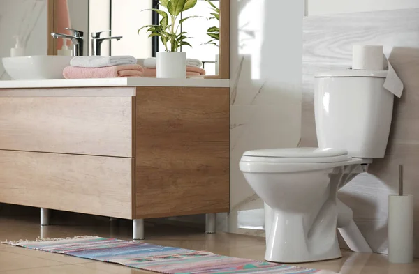 Interior Modern Bathroom Toilet Bowl — Stock Photo, Image