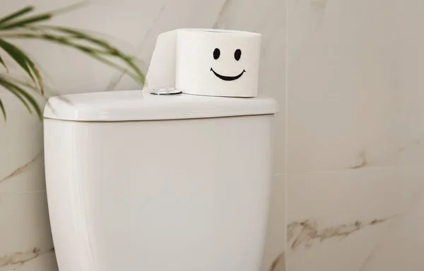 Roll Paper Funny Face Toilet Bowl Bathroom — Stock Photo, Image