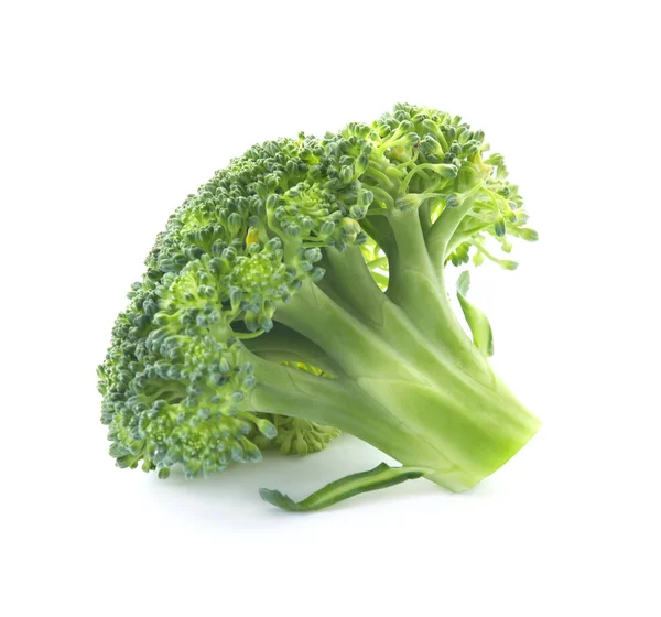 Färsk broccoli isolerad på vitt. Ätlig grön växt — Stockfoto