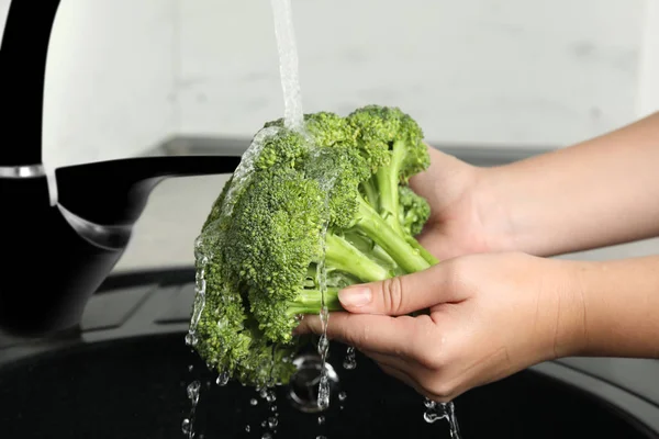 Woman Washing Fresh Green Broccoli Kitchen Sink Closeup — Stock Photo, Image