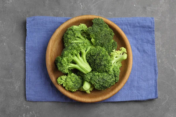 Brokoli Hijau Segar Meja Abu Abu Tampilan Atas — Stok Foto