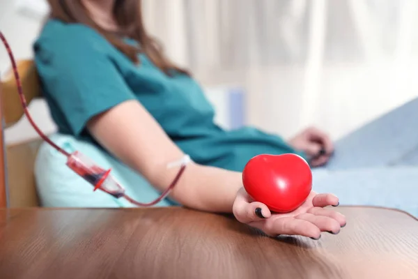 Teenager Donere Blod Hospitalet Closeup Udsigt - Stock-foto